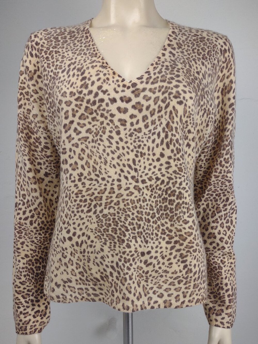 Tweeds beige brown animal print 100% Cashmere V-neck pullover sweater womens XL